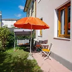 Orange Apartment *