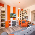 Orange Apartment Saló