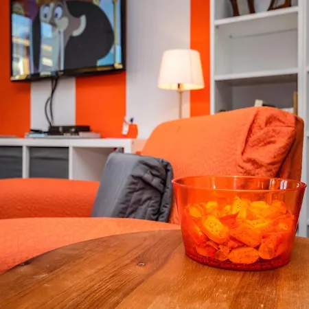 Orange Lejlighed