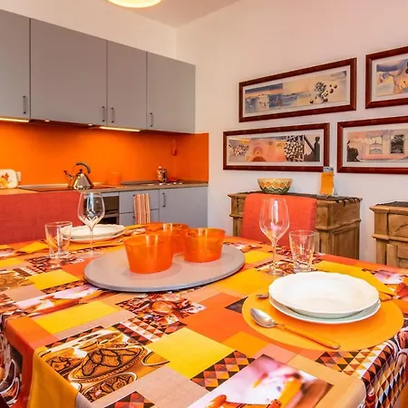 Orange *