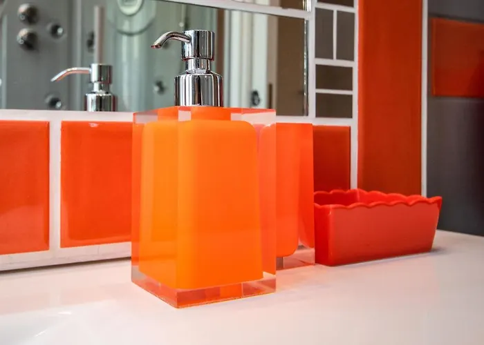 Orange *